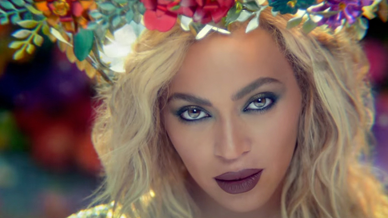 Coldplay and Beyonce Hymn For The Weekend video