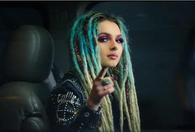 Zhavia Ward record deal