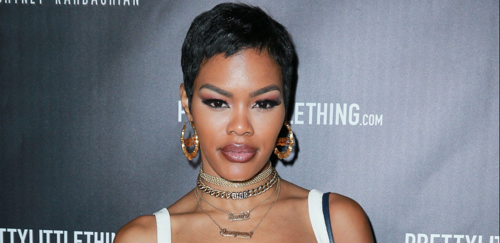 Teyana Taylor Receives Flowers