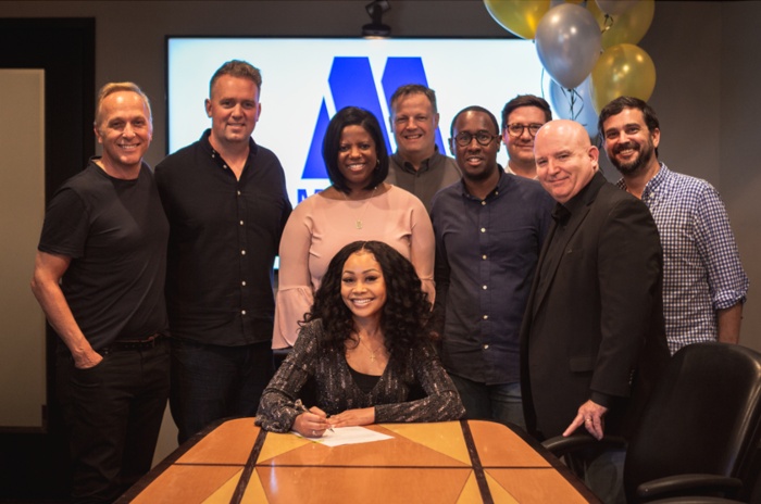 Evvie McKinney Signs Major Label Deal