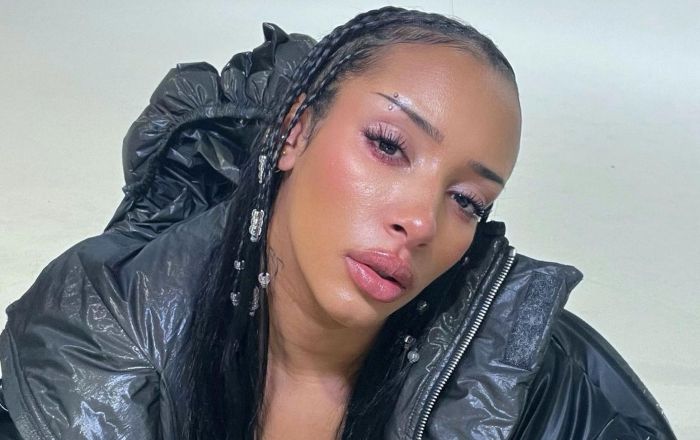Drake Signs Naomi Sharon to Ovo Records