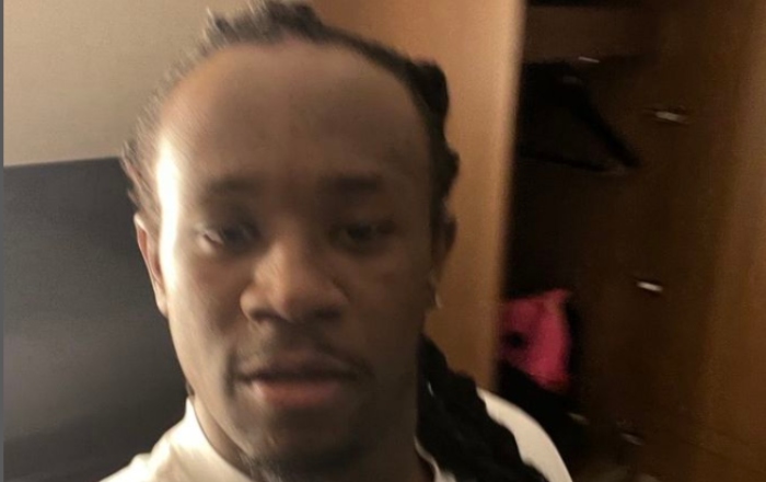 [VIDEO] Chicago Rapper Lil Jay Caught Kissing A Transgender Inmate in Jail