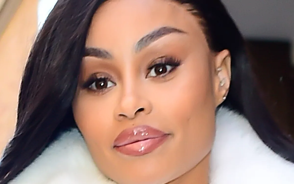 Has Blac Chyna Gone Broke? - Selling Shoes And Bags To Make Ends Meet
