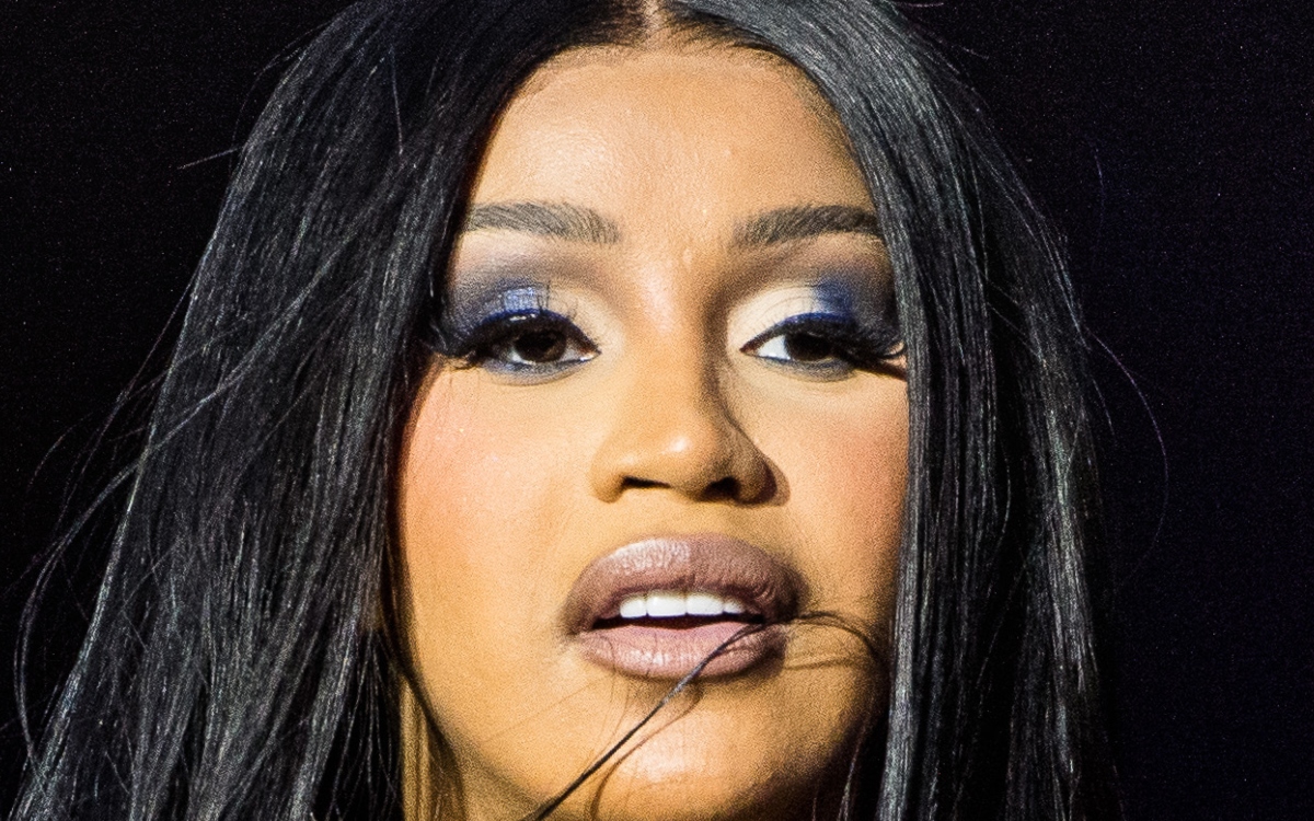 Cardi B Says She Is Ditching “Dead Weights” Next Year…Offset?