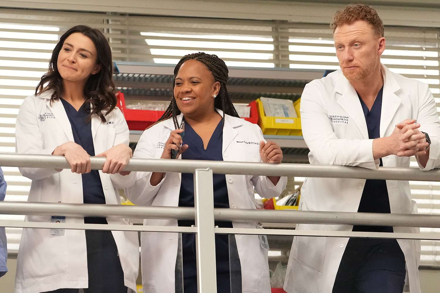 The cast of 'Grey's Anatomy' appears in Season 1.